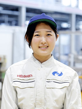 新卒採用2024年入社技術部技術担当社員のバストアップ写真